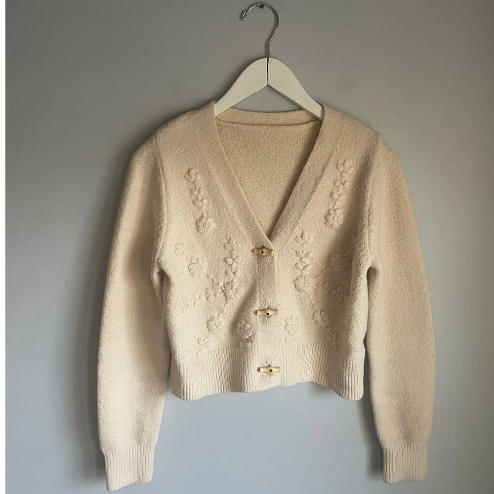 Cottagecore Cream Boucle Cardigan Floral Embroidered Toggle Cropped Sweater M